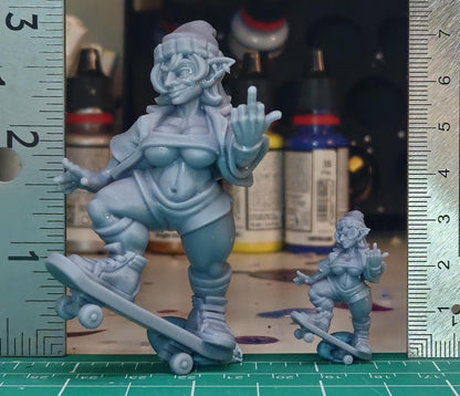 Goblin Skater Girl Bae Victis Figurine - by Vae Victis Miniatures