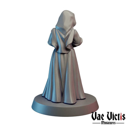 Nursing Mother Miniature - by Vae Victis Miniatures