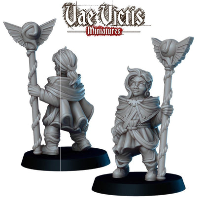 Gnome Healer Miniature - by Vae Victis Miniatures