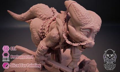 Crazed Ramshackle Kobold Miniature - by Jigglystix