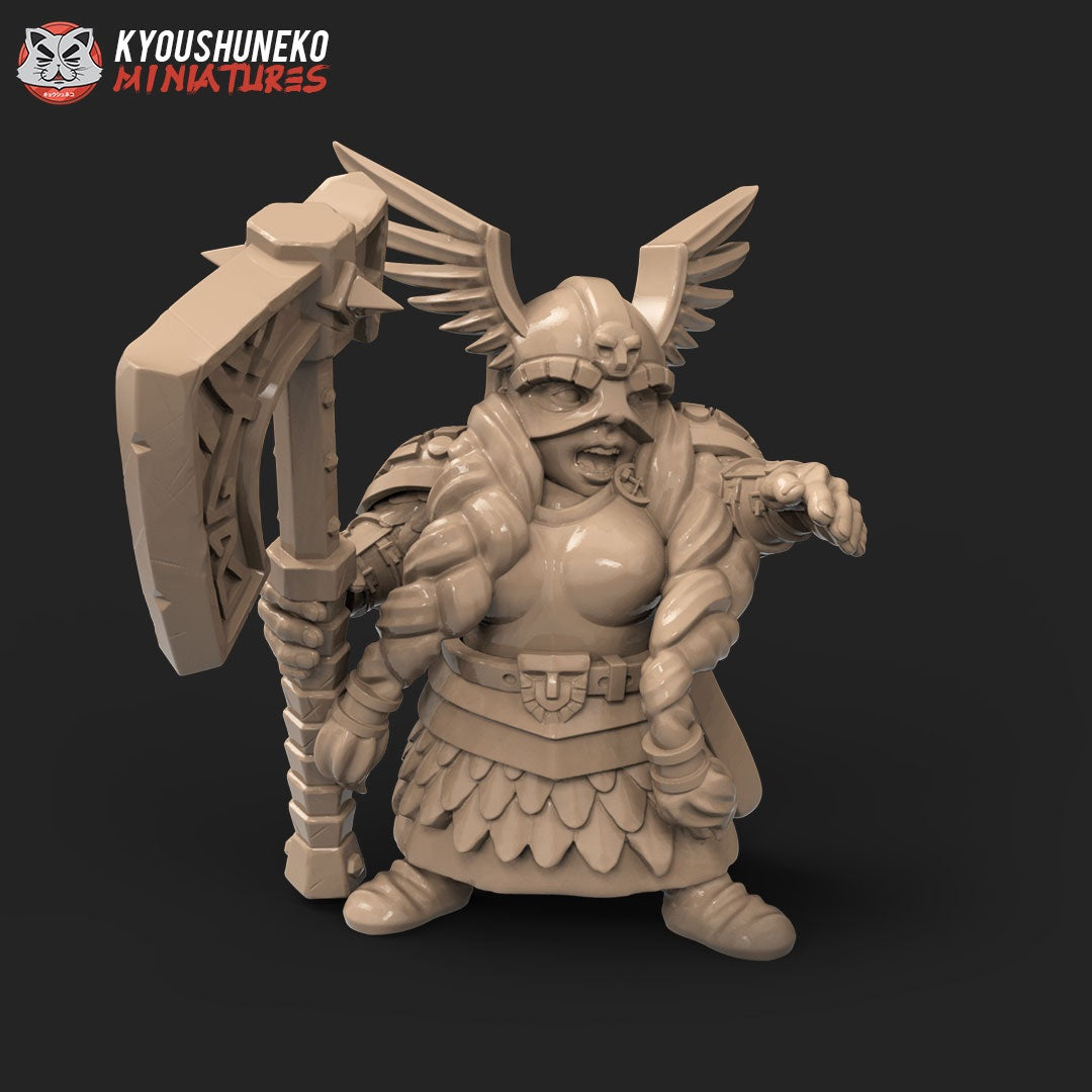 Dwarf Female Long Braid Hero Miniature - by Kyoushuneko Miniatures