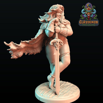Tana the Adventurer Woman Miniature - by Claydemon Miniatures