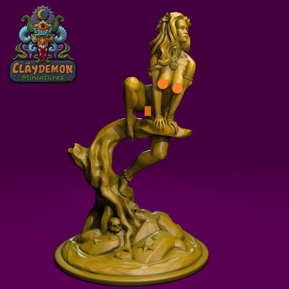 Keea the Amazon Woman Miniature - by Claydemon Miniatures