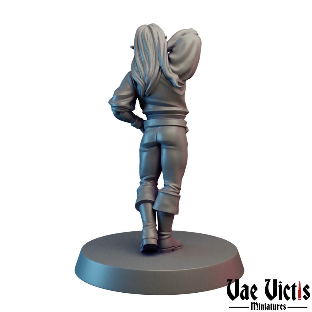 Entertainer Bae Victis Figurine - by Vae Victis Miniatures
