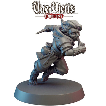 Halfling Rogue Miniature - by Vae Victis Miniatures