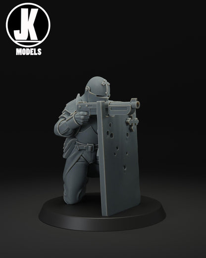 Trench Shock Trooper with shield Miniature - JK Remo Models