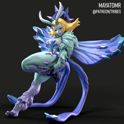 Winter Moth Luna Miniature - by Mayatomr