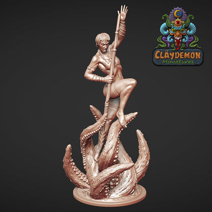 Skjorta the Seadragon Slayer Woman Miniature - by Claydemon Miniatures